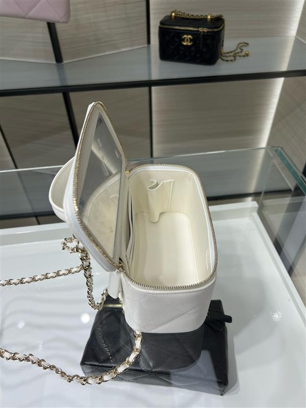 2026131222436433 670